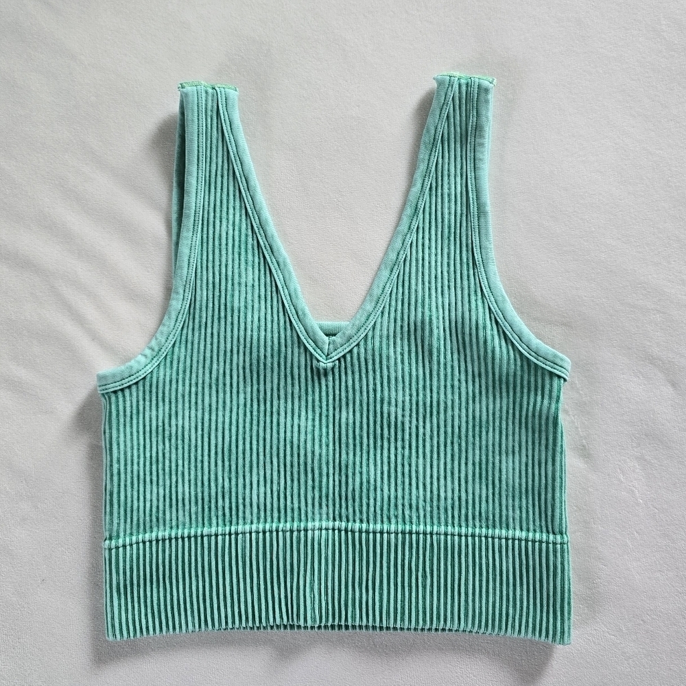 Zenana▪️Kelly Green Ribbed Cropped Tank Top - Picture 2 of 6